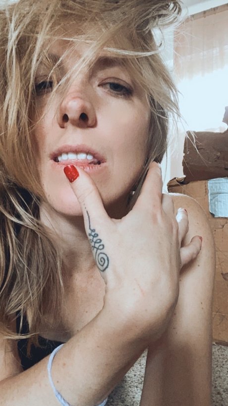 Hunnny セックスモデル ギャラリー