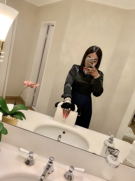 Miss Eliane ポルノモデル 写真