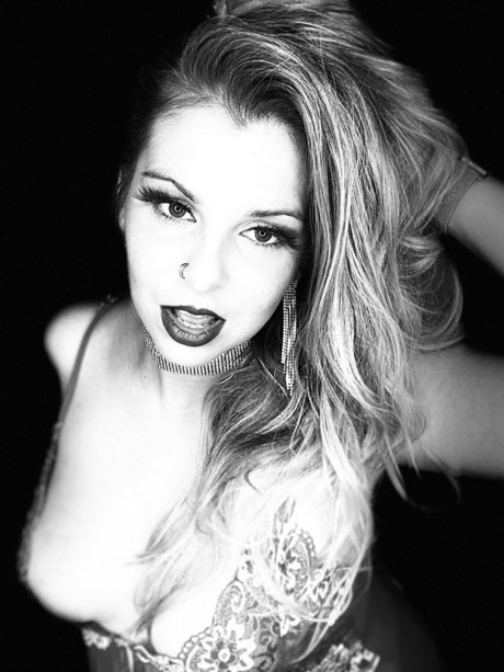 Fat Girl TITTIES_ 独占モデル 写真