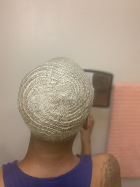 WavyBae ホットなモデル 写真