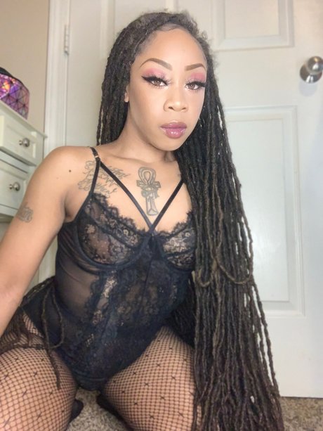 G T L T F ホットなモデル 写真