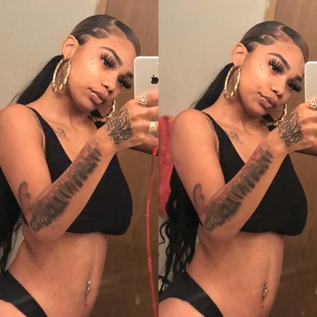 アジアンシャワー OnlyFans セクシーヌード 画像