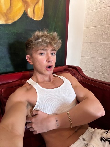 NIKO PIRILLO ポルノモデル 画像