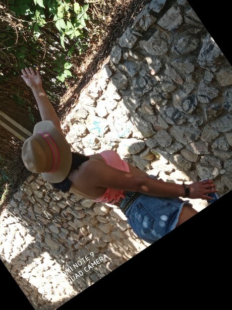 Neley ヌードスター 写真