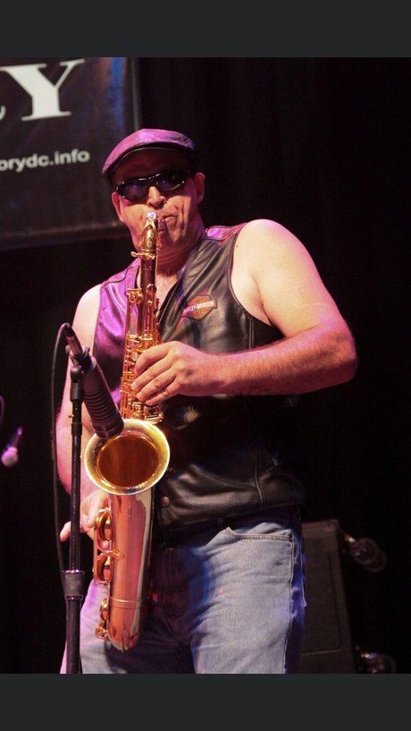 Naughty Saxman トップポルノスター 写真