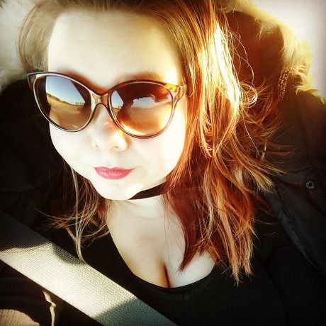 The NanaBot ポルノモデル 写真