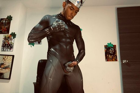 king tylor 美しいスター 写真