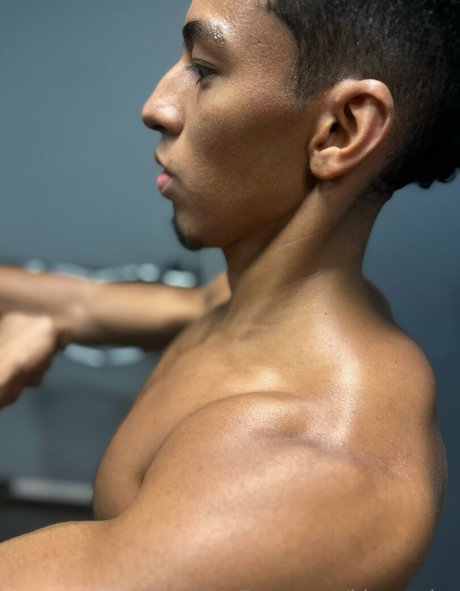 king tylor ポルノモデル 画像