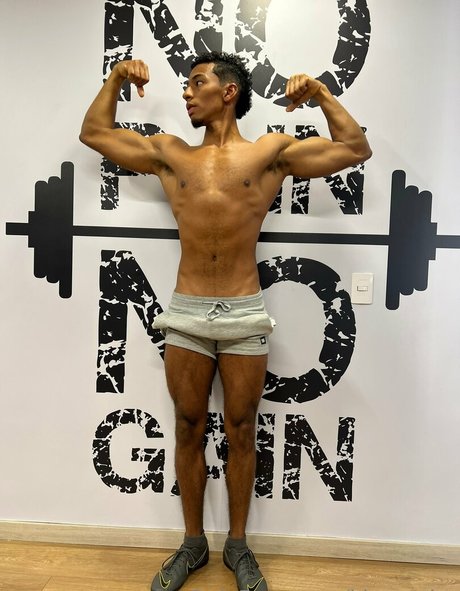 king tylor アダルト女優 写真