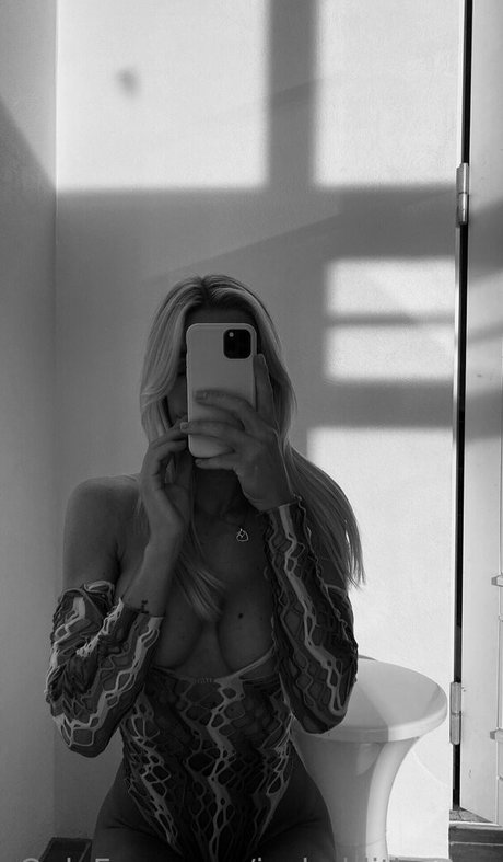 isabelditlevsen 高品質女優 写真