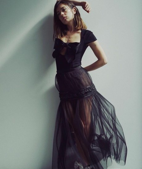 Anna Castillo エロティックモデル 写真