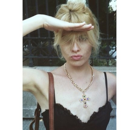 Adriana Abenia ポルノスター ヌード 画像