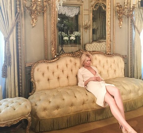 Adriana Abenia 美しい女優 ギャラリー