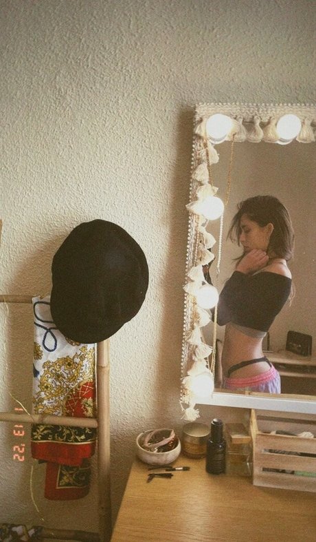 Gina Llebaria セクシーなスター 写真