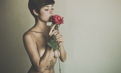 射精 OnlyFans アダルト 画像