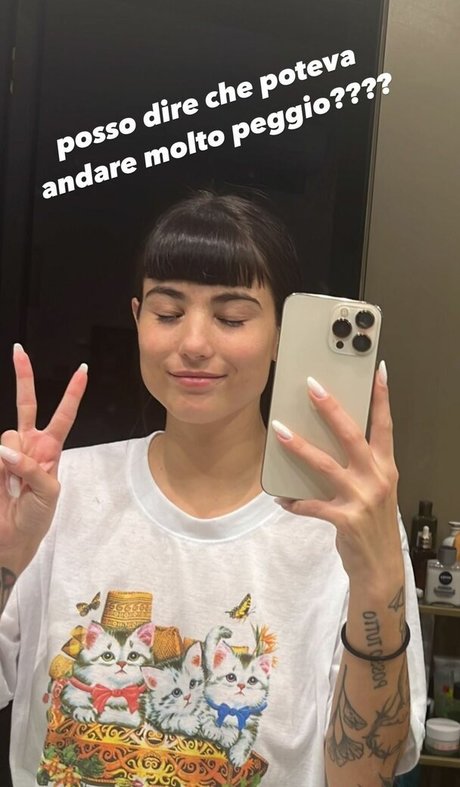 曲線美のティーンズOnlyFans ポルノグラフィック 画像