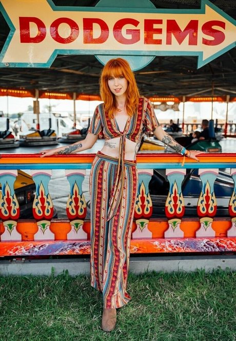 熟女 BBC OnlyFans アート裸 アーカイブ