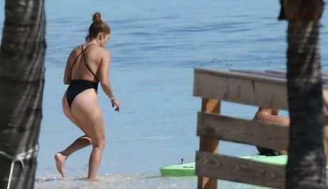 シシーオンリーファンズ 裸 アーカイブ