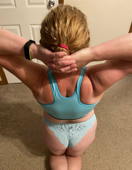 khariscurves スター ヌード 画像