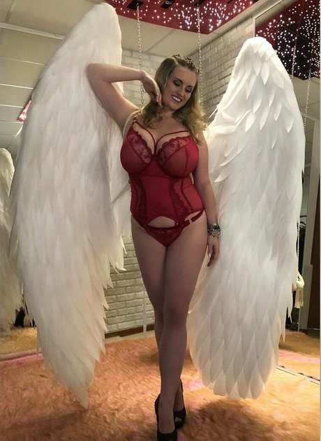 Maria Bodosova ポルノモデル 写真