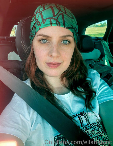 ellariabast ポルノスター 美しい 画像