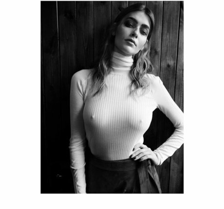 Eve Delf セクシーなポルノスター 写真