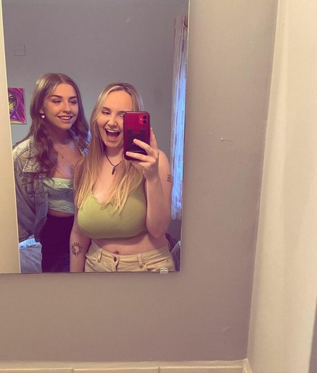 Katie O 独占スター 写真