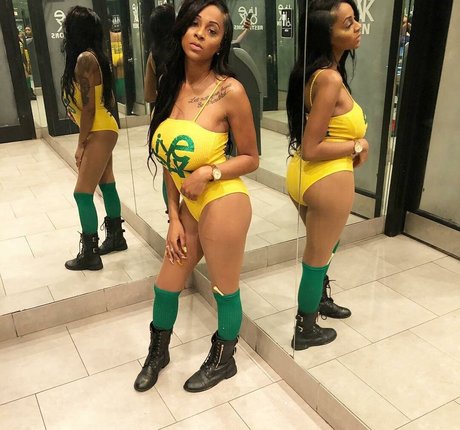 Katarra Mcduffie ポルノスター セックス 写真