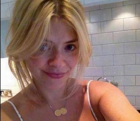 Holly Willoughby 独占スター 写真