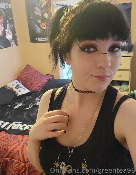 小人エボニーOnlyFans セクシーヌード ギャラリー