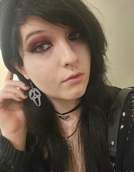 小柄なBBC OnlyFans ホット 写真