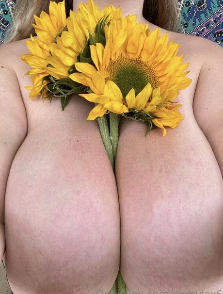 ブロンドオンリーファン 無料ヌード 写真