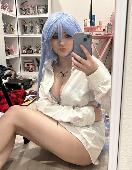 フィンドムオンリーファンズ ホット裸 写真