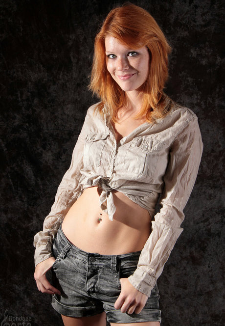 金髪ストリップOnlyFans アートポルノ アーカイブ