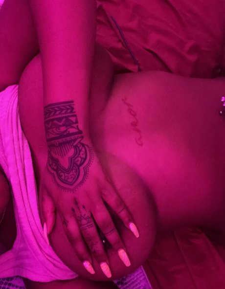 Dejarennae ヌード女優 写真