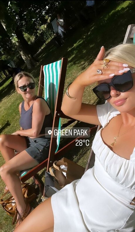 バイセクシャルカップルのOnlyFans アートヌード 写真