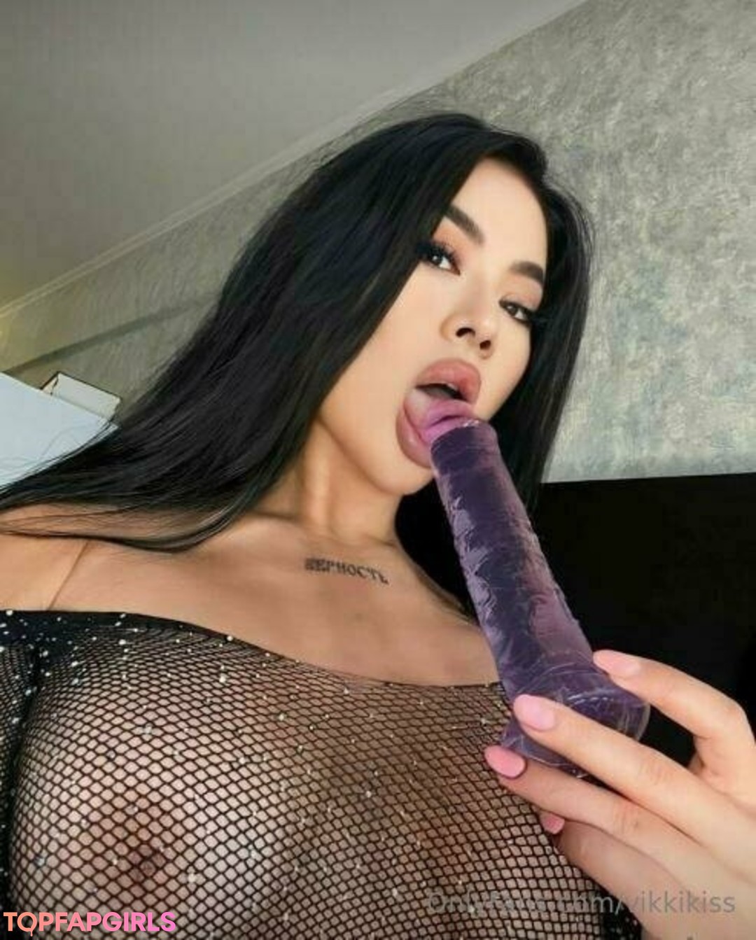 vikkikiss profile image