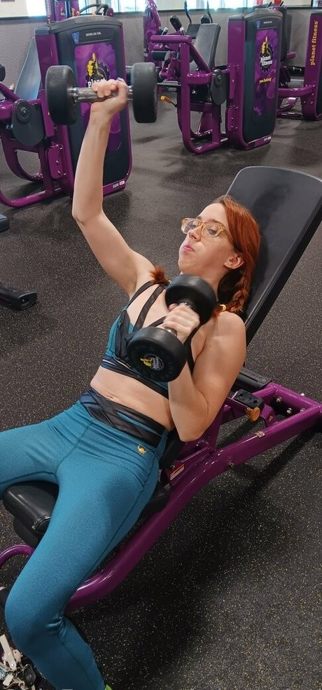 ボディビルダーカップルOnlyFans アート裸 写真