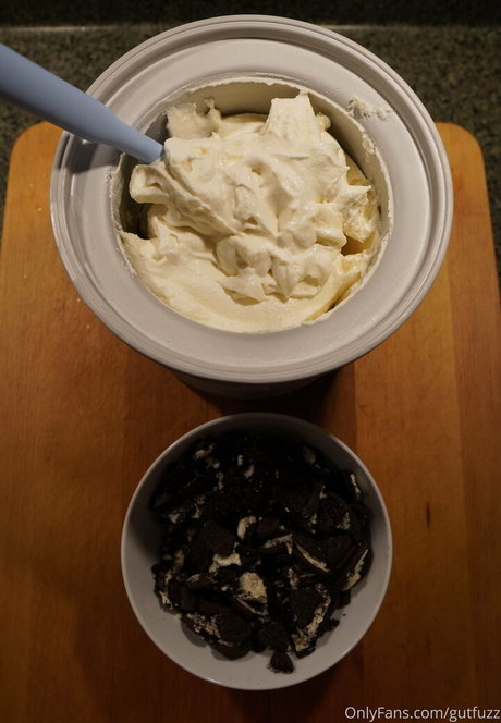 チンコを持つ女たち OnlyFans xxx 写真