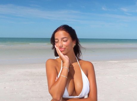 Adriana Kolanovic アダルトスター 写真