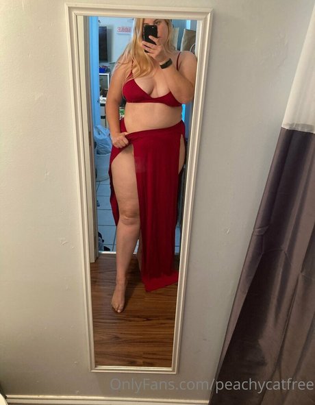 peachycatfree 裸の女優 画像