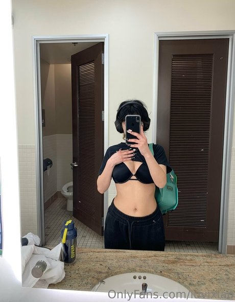 luvixiao HDポルノスター 画像