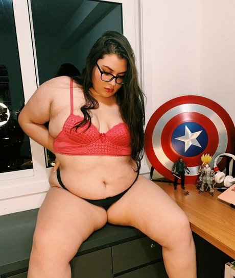 ニューハーフ 熟女 OnlyFans セクシーヌード 写真