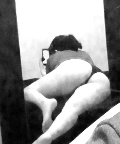 sar eliii ポルノスター アダルト 写真