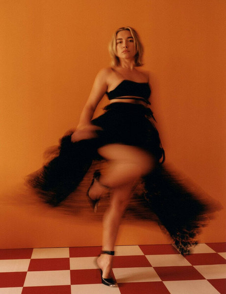 Florence Pugh アートポルノスター 写真