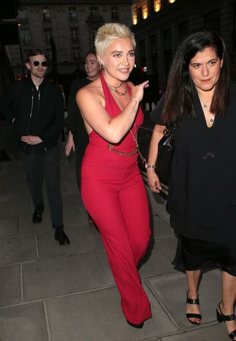 Florence Pugh セクシーモデル ギャラリー