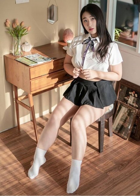 客室乗務員 OnlyFans エロチック 写真