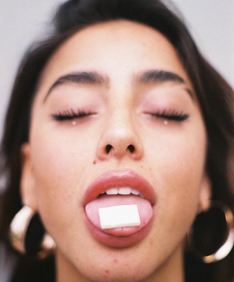 Belenegri ヌードスター 画像