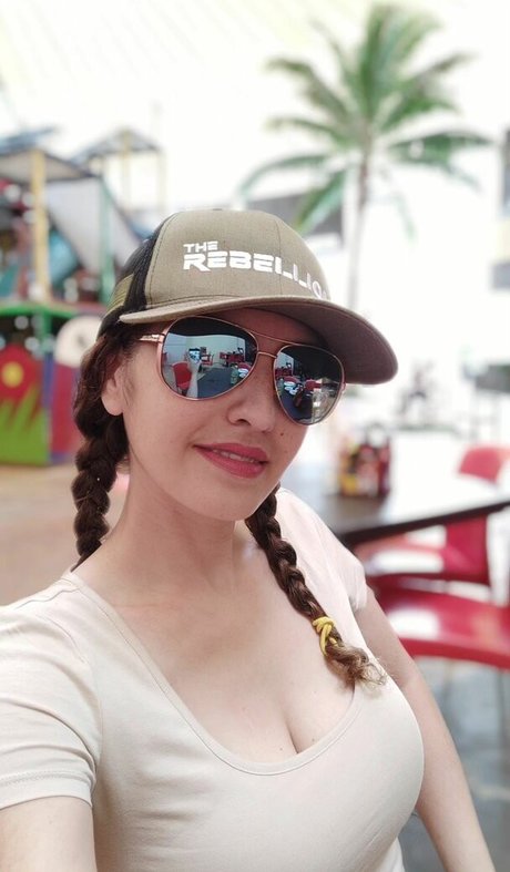 小柄なBBC OnlyFans xxx ギャラリー