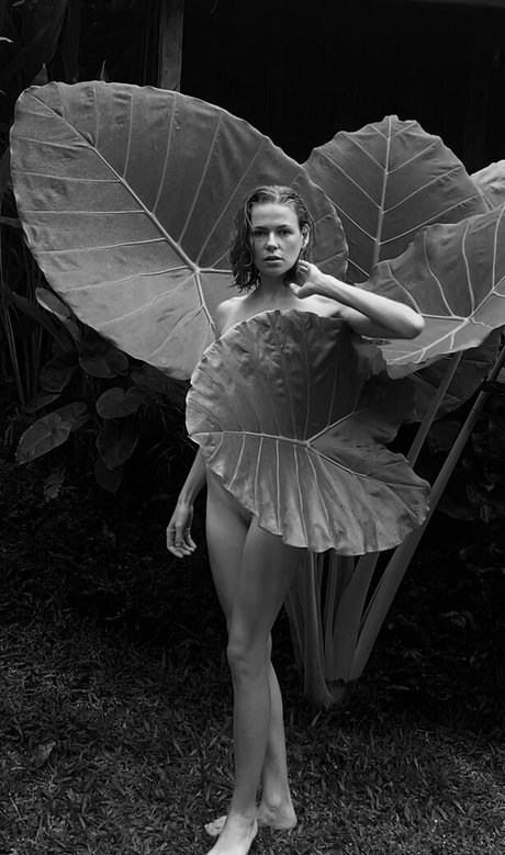 ivi ivinskaya ポルノスター 高品質 写真